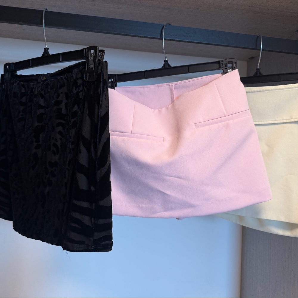 3 mini skirts